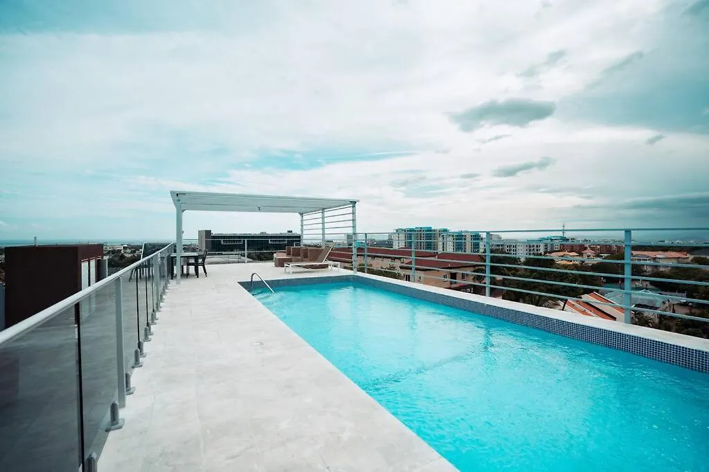 Apartment Lush Penthouse Escape With Rooftop Pool Kingston